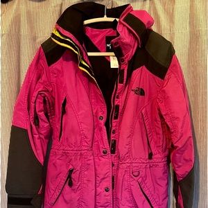 Vintage North Face, size 4 women's, excellent condition, lots of pockets!